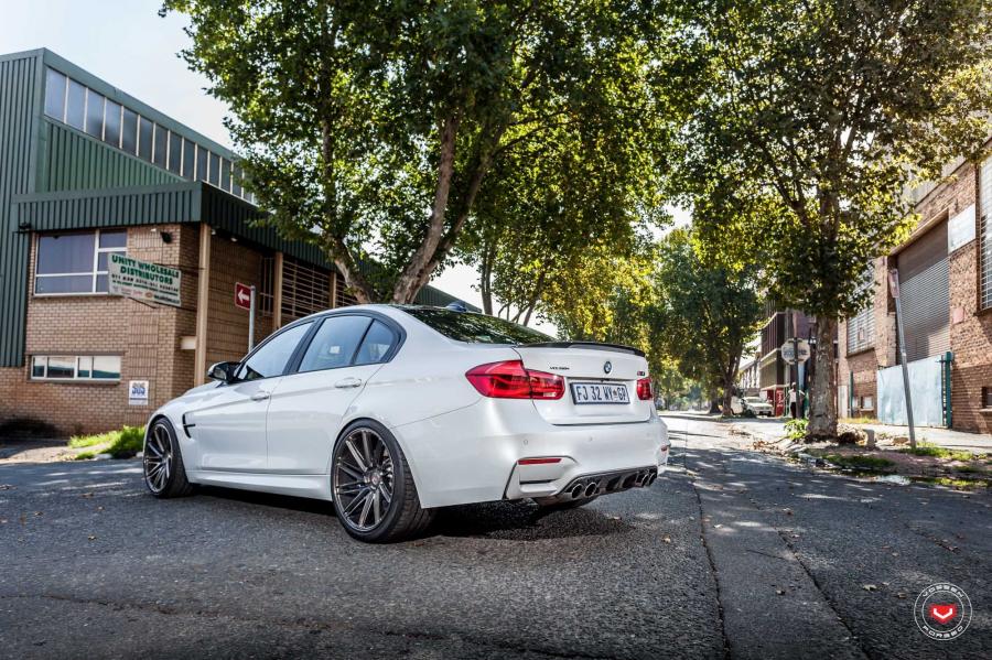  BMW M3 Sedan on Vossen Wheels (VPS-307T) 2018 года  (фото 8 из 22)